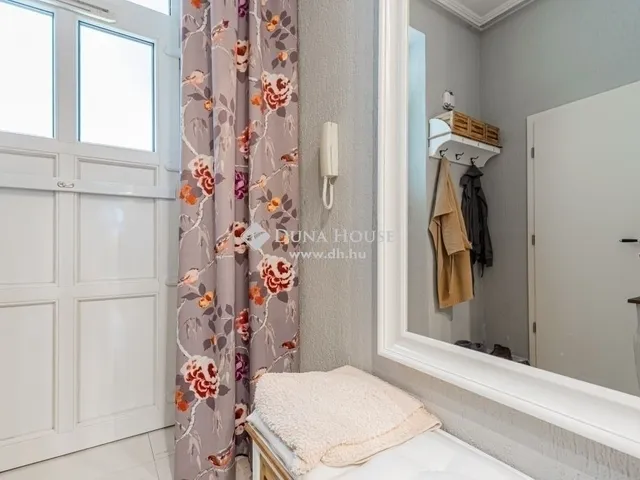 Eladó lakás Budapest I. kerület 67 nm