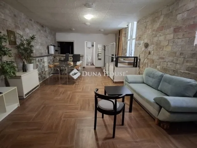 Eladó kereskedelmi és ipari ingatlan Budapest III. kerület 79 nm