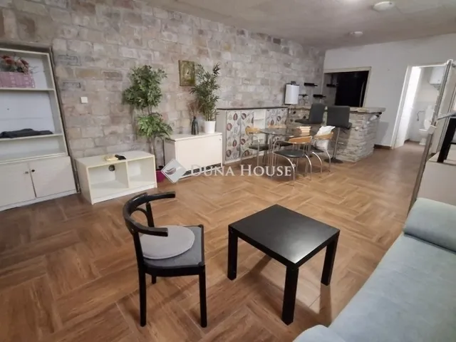 Eladó kereskedelmi és ipari ingatlan Budapest III. kerület 79 nm