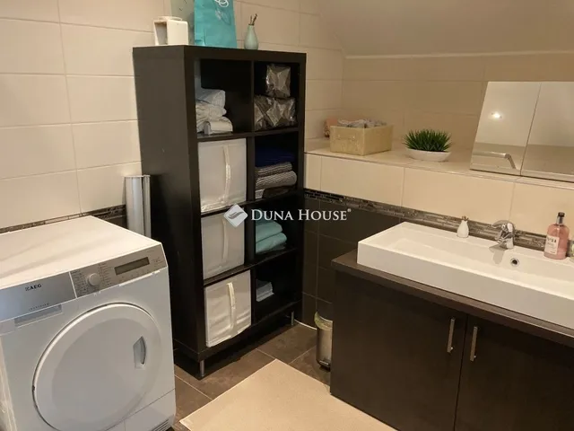 Eladó ház Budapest II. kerület 270 nm