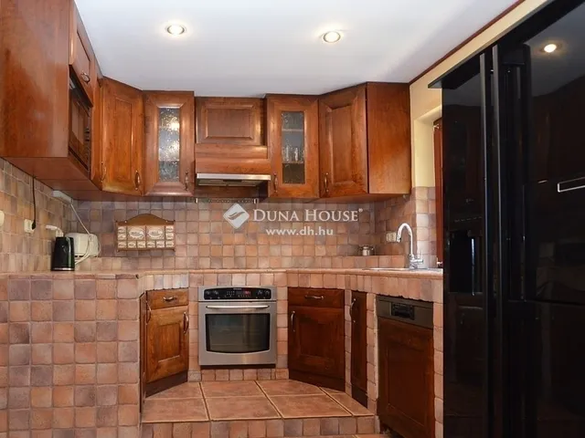 Eladó ház Budapest II. kerület 296 nm