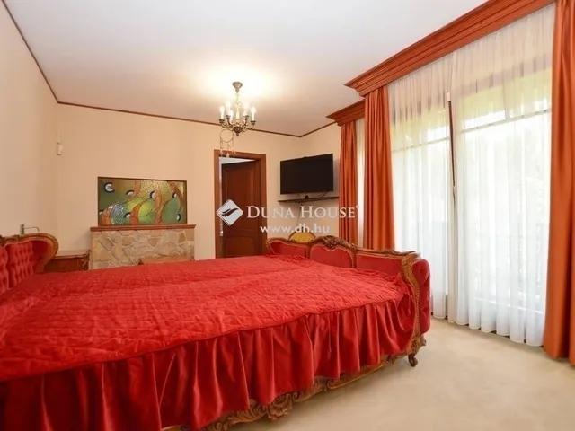 Eladó ház Budapest II. kerület 296 nm