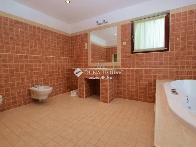 Eladó ház Budapest II. kerület 296 nm