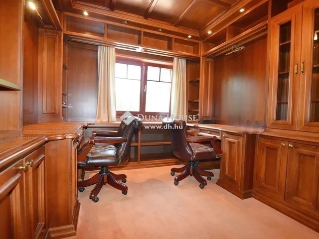 Eladó ház Budapest II. kerület 296 nm