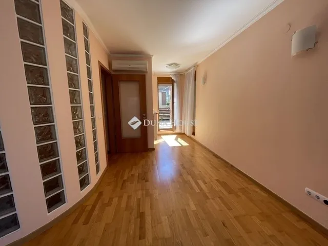 Eladó lakás Budapest II. kerület 90 nm