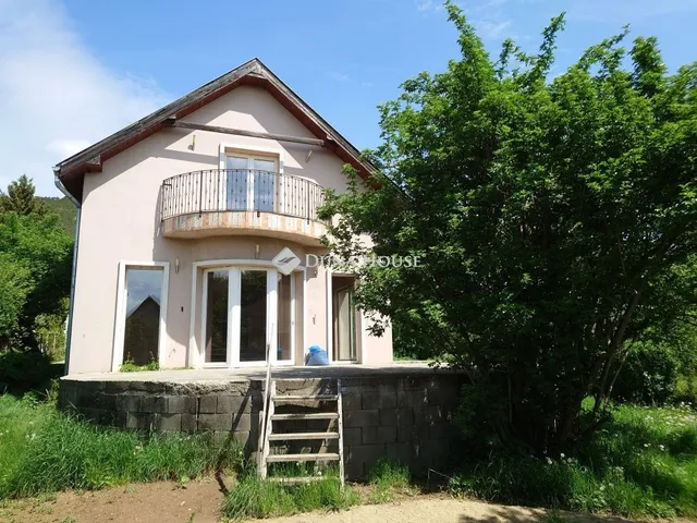 Eladó ház Pilisborosjenő 250 nm