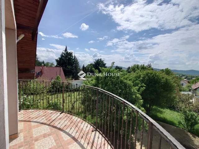 Eladó ház Pilisborosjenő 250 nm