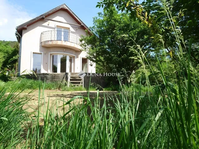 Eladó ház Pilisborosjenő 250 nm