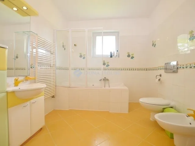 Eladó ház Budapest II. kerület 386 nm