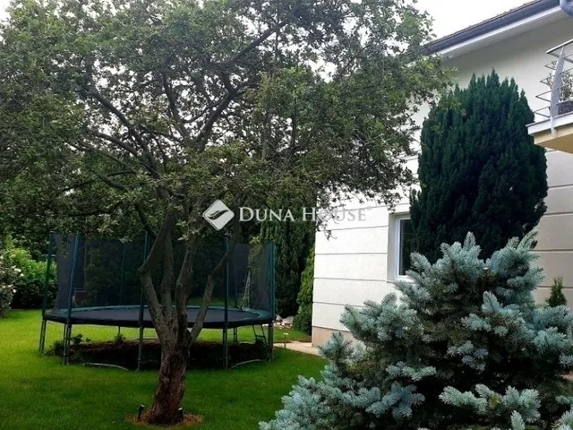 Eladó ház Budapest II. kerület 386 nm