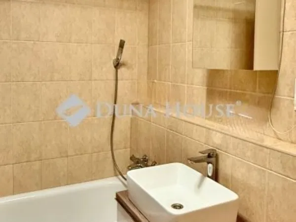 Eladó lakás Budapest III. kerület 39 nm