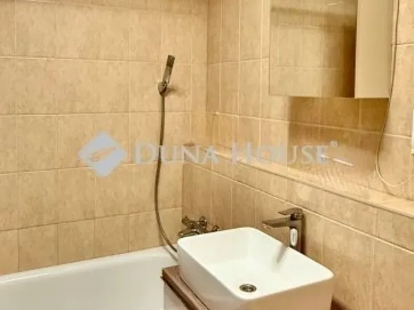 Eladó lakás Budapest III. kerület 39 nm