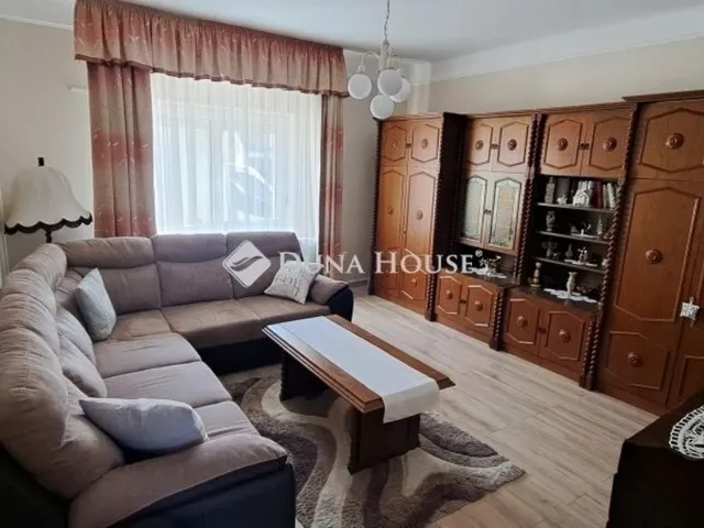 Eladó ház Budaörs 196 nm