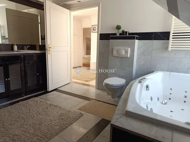 Eladó lakás Budapest II. kerület 161 nm