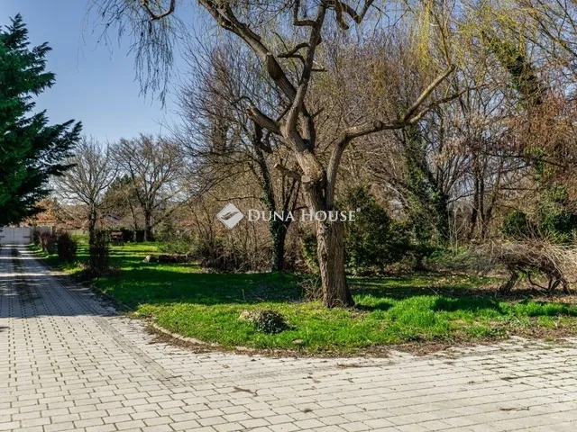 Eladó telek Budapest III. kerület 3800 nm