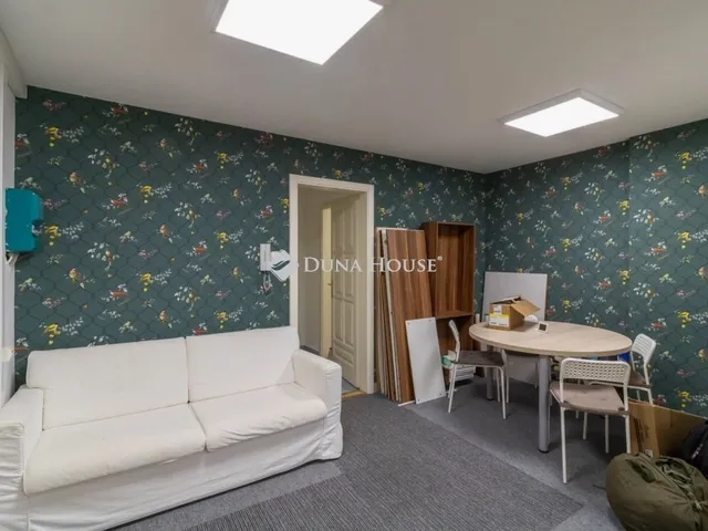 Kiadó kereskedelmi és ipari ingatlan Budapest II. kerület 180 nm