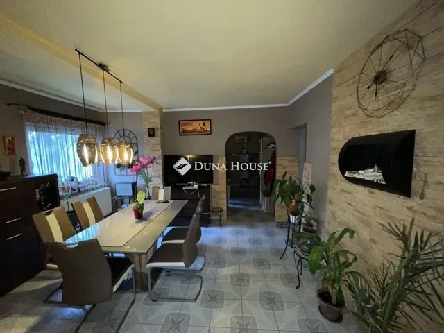 Eladó ház Budapest XXI. kerület 250 nm