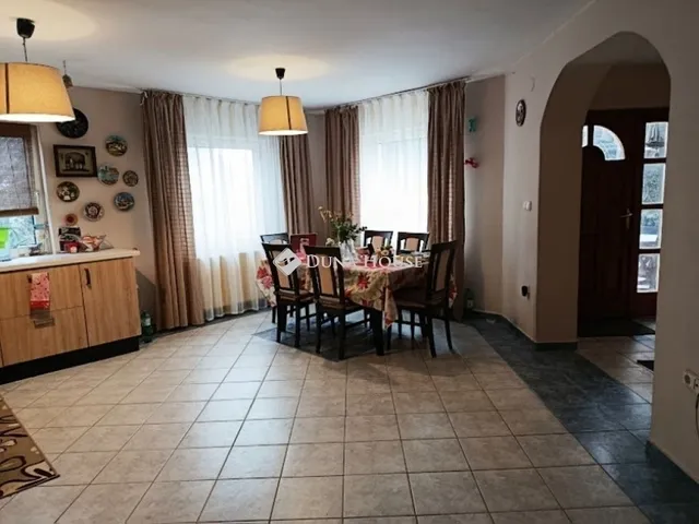 Eladó ház Érd 220 nm