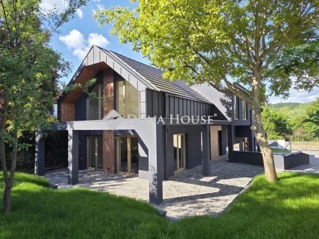 Eladó ház Budapest II. kerület, Budaliget 180 nm