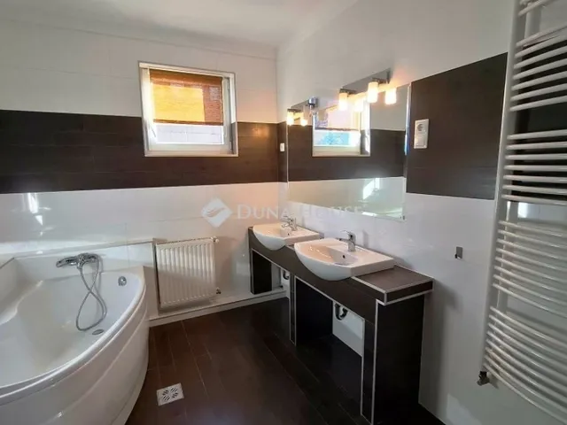 Kiadó ház Budapest II. kerület 341 nm