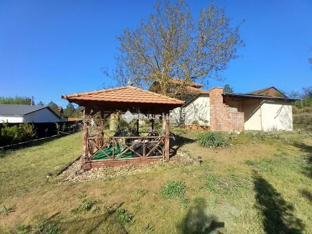 Eladó ház Pócsmegyer 98 nm