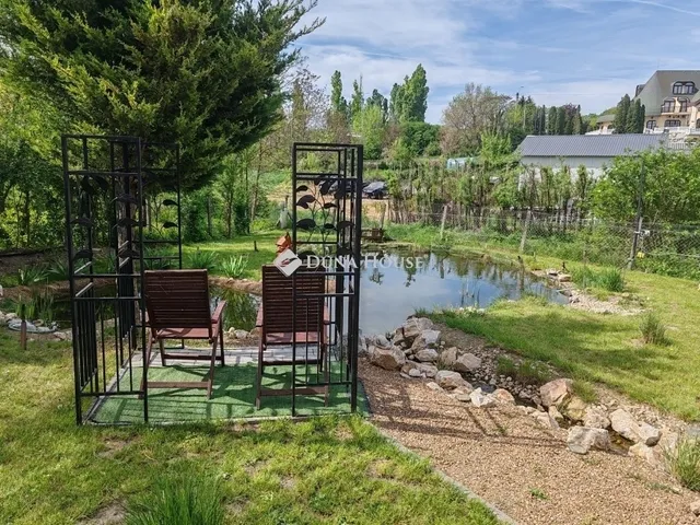 Eladó ház Kápolnásnyék 210 nm