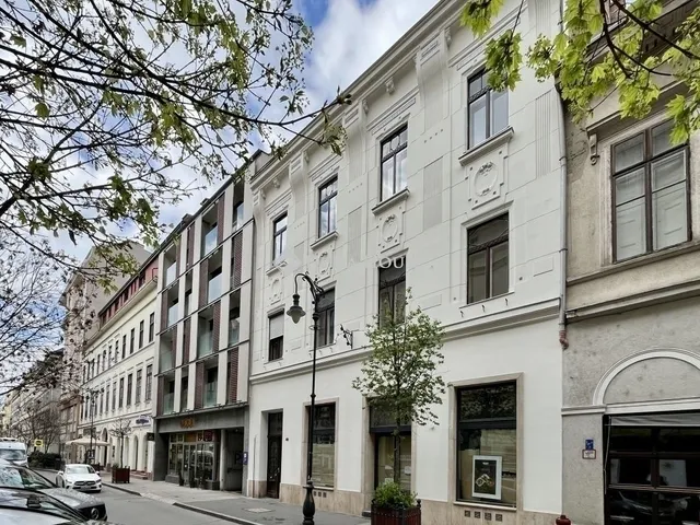 Eladó lakás Budapest VI. kerület 54 nm