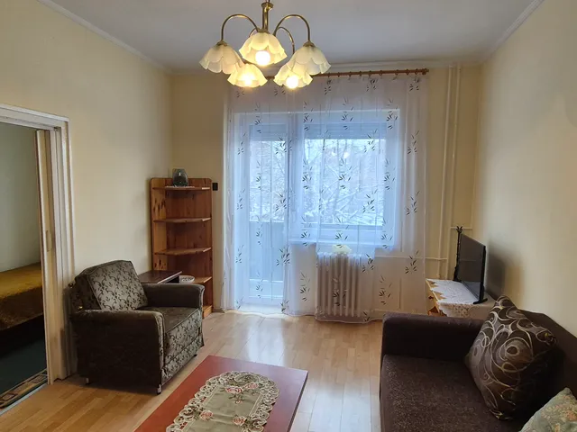 Kiadó lakás Debrecen, Belváros, Tetőfi tér 40 nm