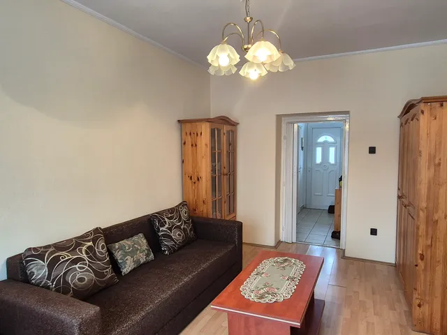 Kiadó lakás Debrecen, Belváros, Tetőfi tér 40 nm