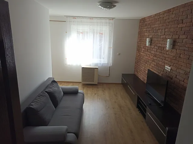 Kiadó lakás Debrecen, Libakert 61 nm