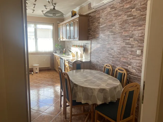 Eladó lakás Debrecen, Epreskert 70 nm