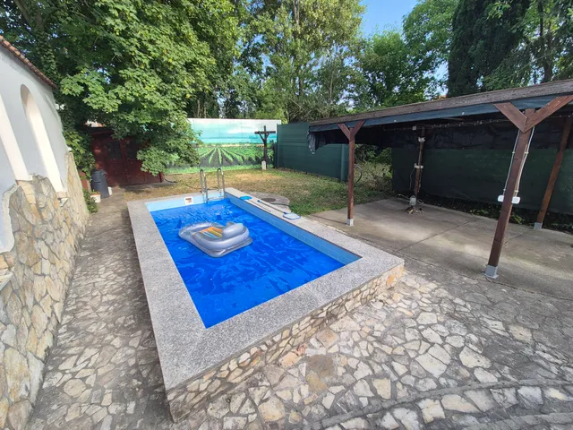 Eladó ház Budapest III. kerület, Csillaghegy, Szentendrei út 120 nm