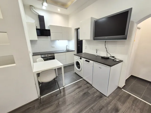 Kiadó lakás Budapest VII. kerület, Külső-Erzsébetváros 25 nm