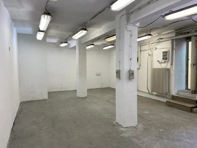 Eladó kereskedelmi és ipari ingatlan Budapest VI. kerület, Diplomatanegyed 64 nm