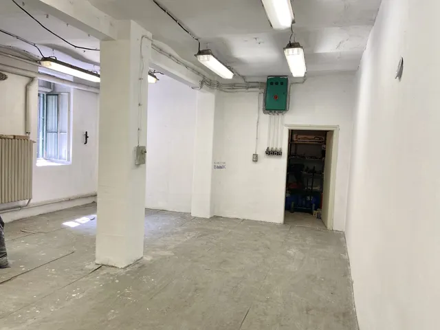 Eladó kereskedelmi és ipari ingatlan Budapest VI. kerület, Diplomatanegyed, Székely Bertalan utca 11 64 nm