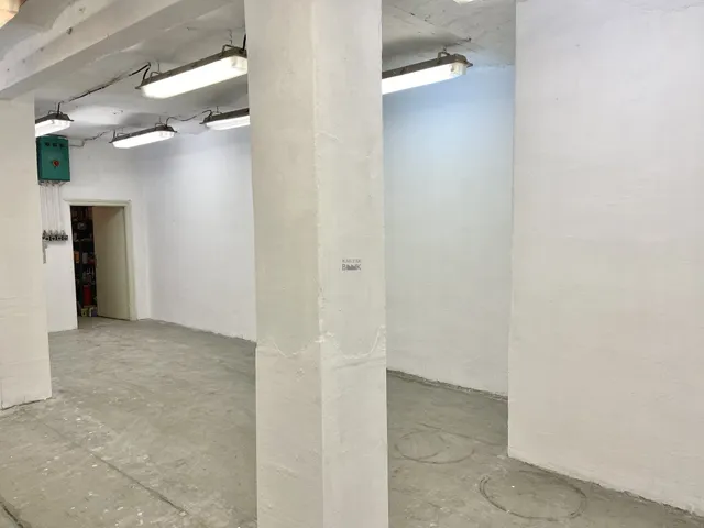 Eladó kereskedelmi és ipari ingatlan Budapest VI. kerület, Diplomatanegyed, Székely Bertalan utca 11 64 nm