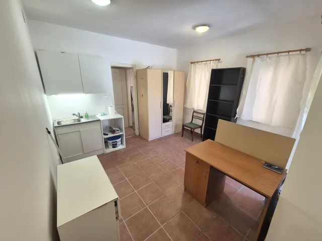Kiadó kereskedelmi és ipari ingatlan Szentendre, Belváros, Céh utca 8 20 nm