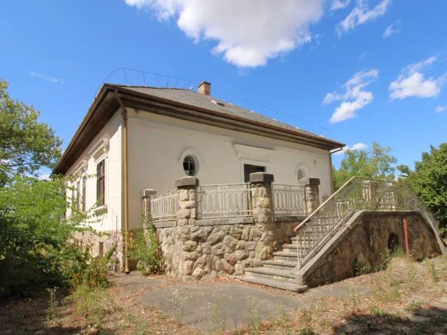 Eladó ház Kecskemét 340 nm