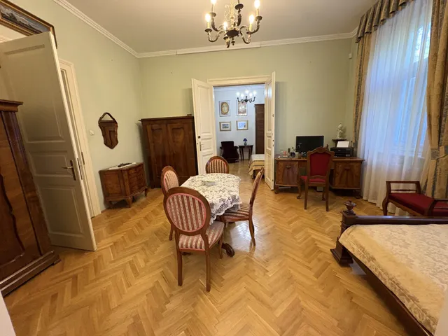 Eladó ház Kecskemét, Villanegyed 285 nm