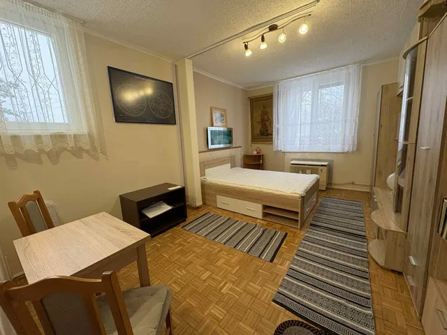 Kiadó lakás Kecskemét, Hunyadiváros 29 nm