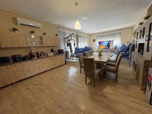 Eladó ház Kecskemét, Villanegyed 167 nm