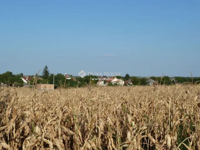 Eladó telek Baracska 3693 nm