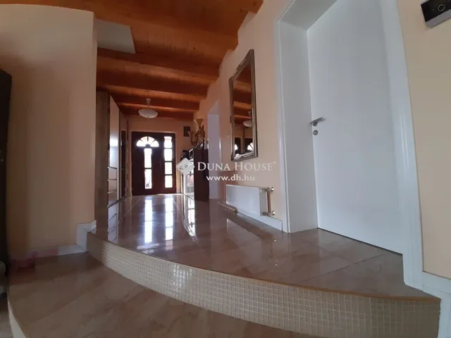 Eladó ház Mogyoród 240 nm