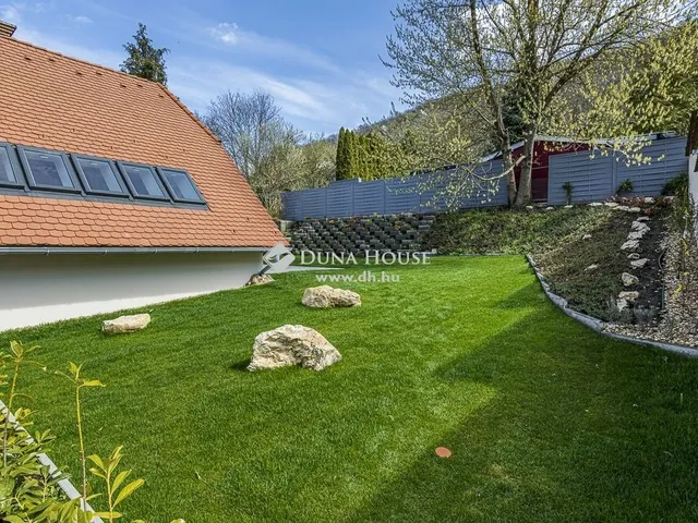 Eladó ház Csobánka 300 nm