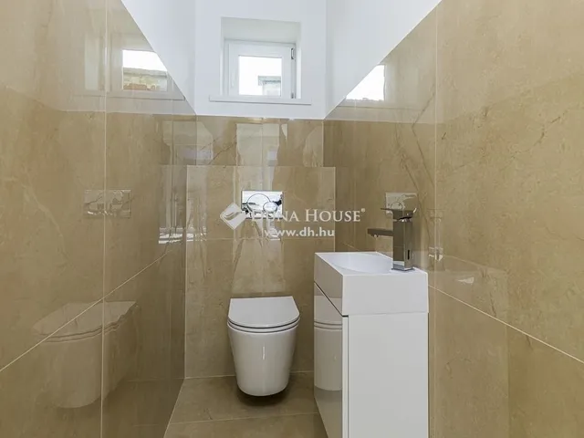 Eladó ház Csobánka 300 nm