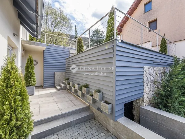 Eladó ház Csobánka 300 nm