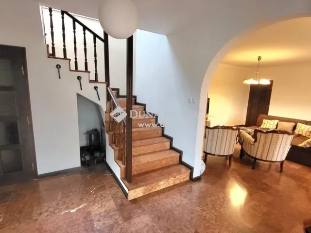 Eladó ház Budapest III. kerület, Békásmegyer-Ófalu 189 nm
