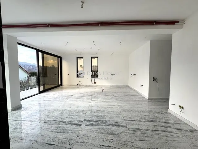 Eladó lakás Budapest III. kerület 108 nm