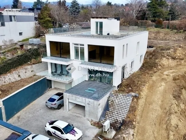 Eladó lakás Budapest III. kerület 108 nm