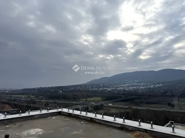 Eladó lakás Budapest III. kerület 108 nm